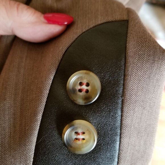 VIA SPIGA SUIT W/ FAUX LEATHER TRIM - Picture 3 of 8